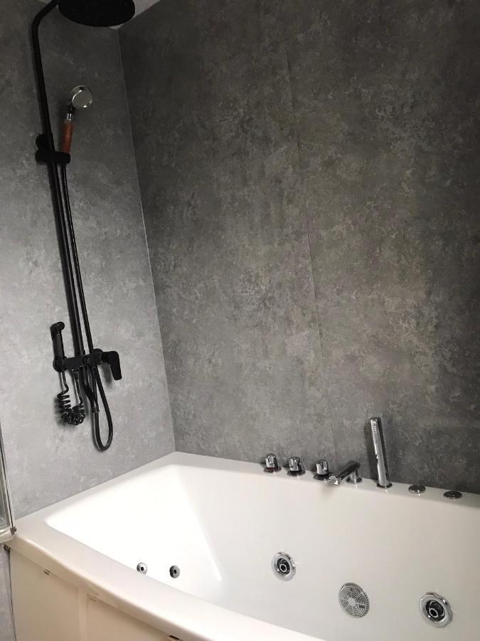 Double Room Next To Burnham Elizabeth Line Station สลาว ภายนอก รูปภาพ