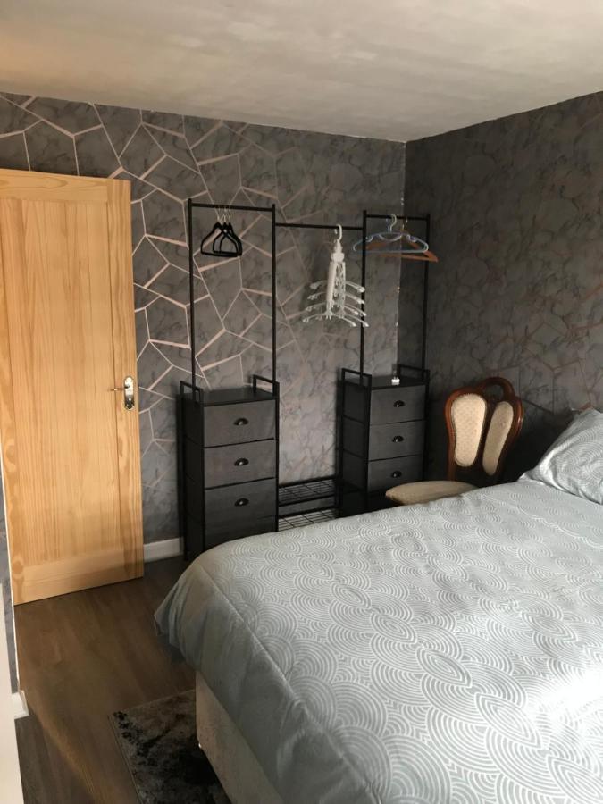 Double Room Next To Burnham Elizabeth Line Station สลาว ภายนอก รูปภาพ