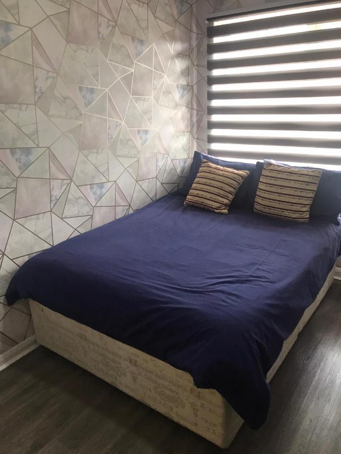 Double Room Next To Burnham Elizabeth Line Station สลาว ภายนอก รูปภาพ